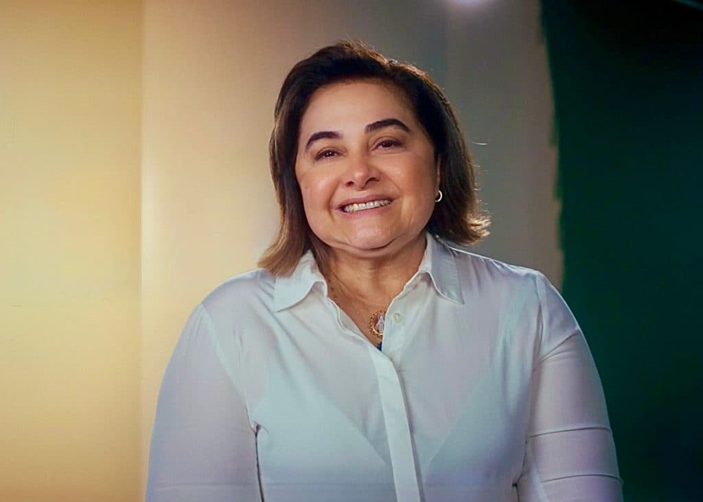 Maria transforma salário em argumento para dizer que é diferente da política que critica