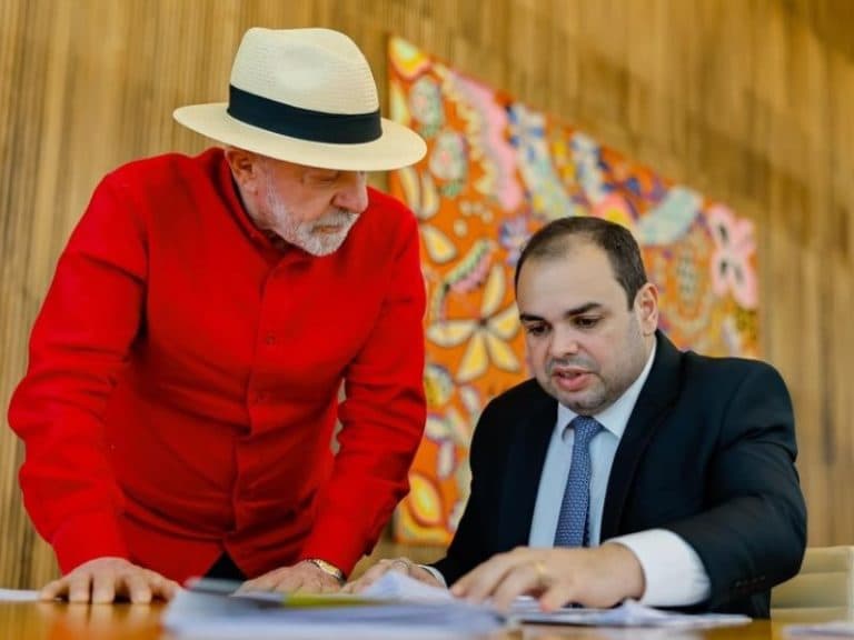 Roberto Cidade se reúne com Lula em Brasília