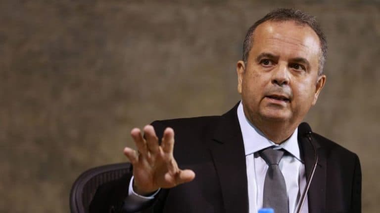 Petrobras é estratégica e continuará estatal, diz campanha de Flávio