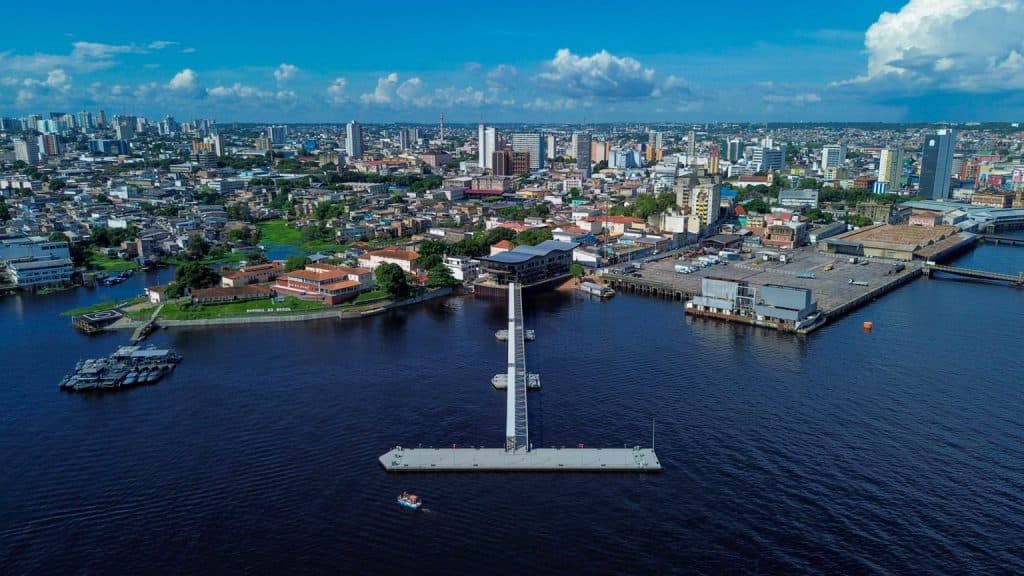 Amazonas ganha novas áreas urbanizadas que somam 4,4 mil campos de futebol, diz IBGE