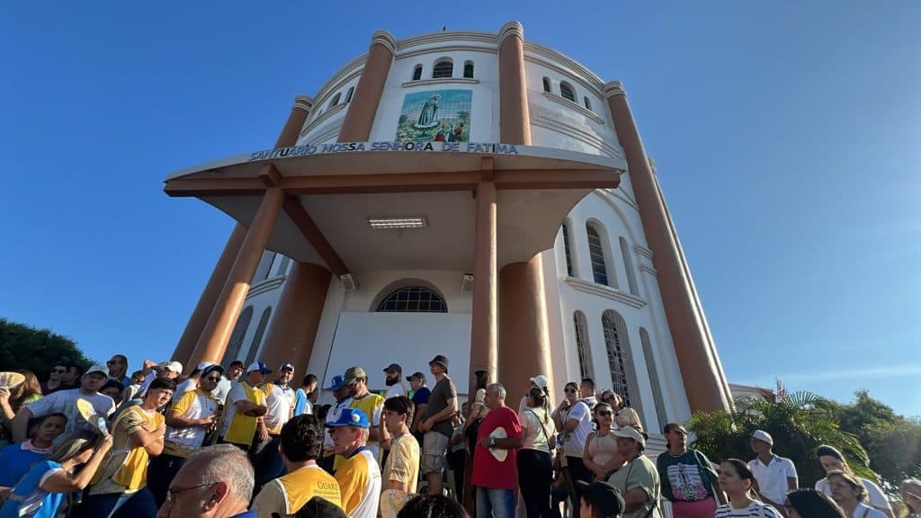 Promessas, lágrimas e gratidão marcam o Círio de Nazaré em Manaus