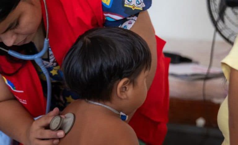 Indígenas Pirahã, do Amazonas, receberão mais de mil consultas e exames