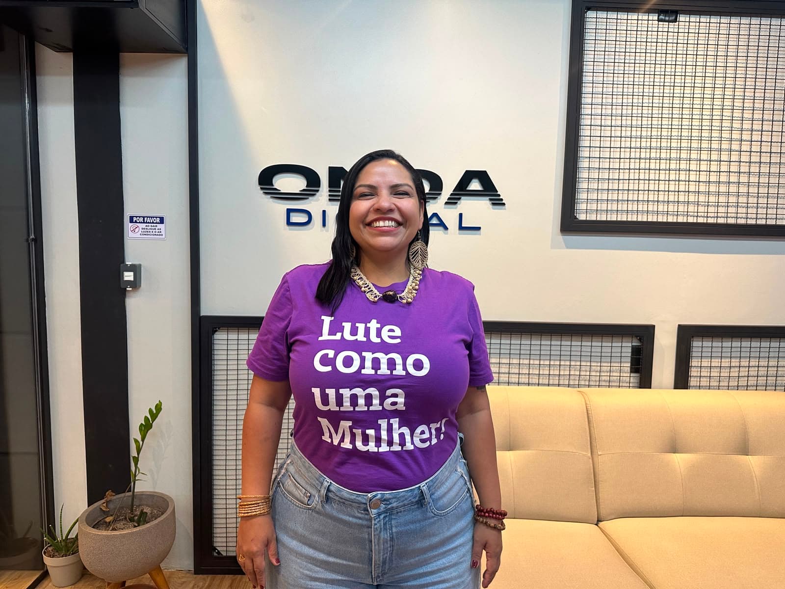 Anne Moura defende creches, Zona Franca e mais mulheres no Congresso