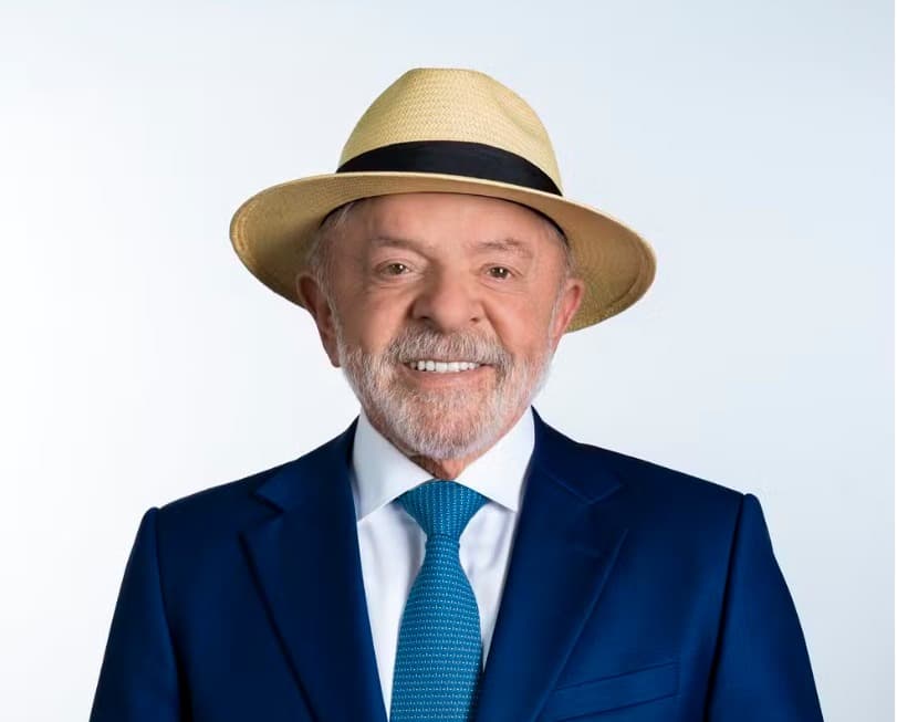 Lula poderá usar foto com chapéu na urna, diz MPE