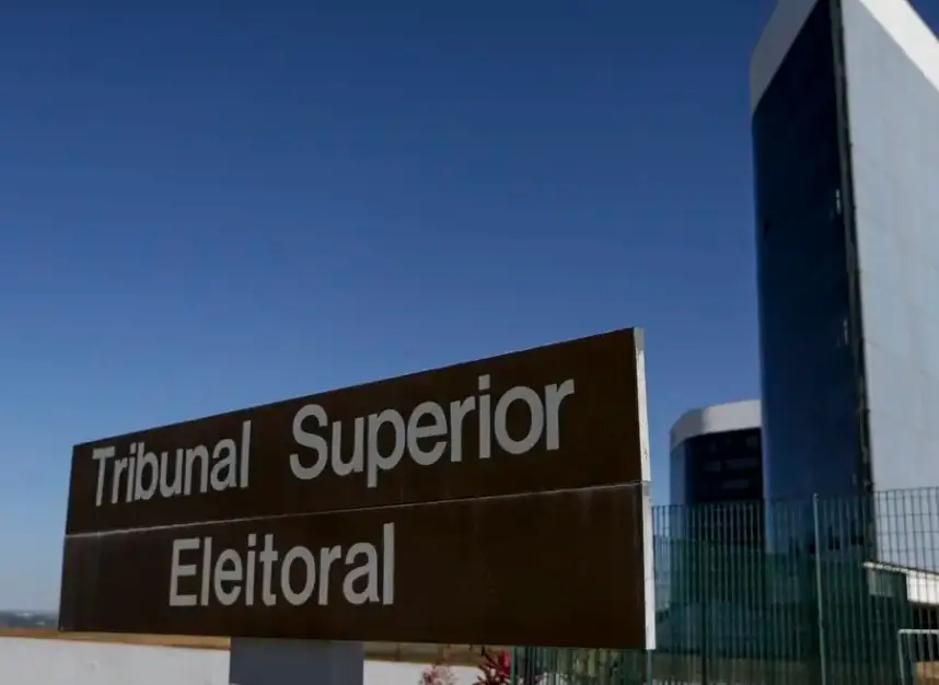 Disputa presidencial de 2026 já soma 804 ações e pressiona o TSE