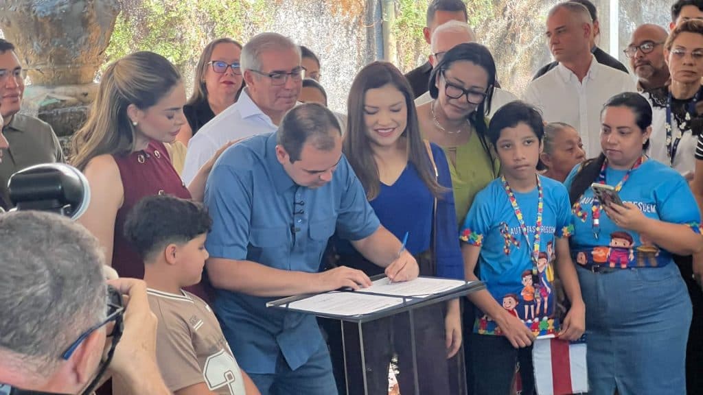 Antigo hospital de Manaus será transformado em centro para autistas