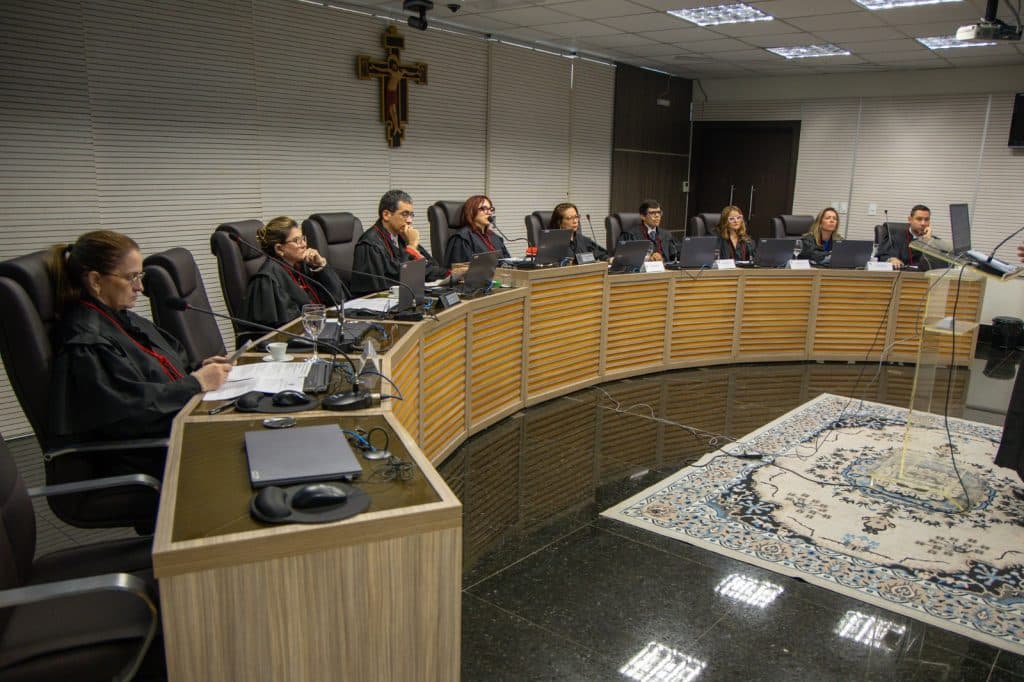 Doação eleitoral acima do limite não gera inelegibilidade automática, decide TRE-AM