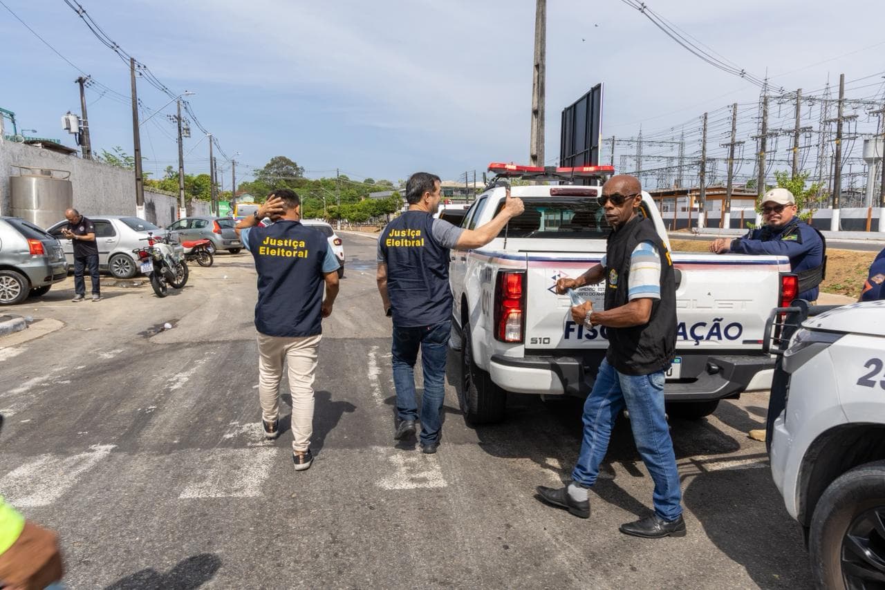 ‘Paredões’ e bandeira gigante estão entre irregularidades na propaganda eleitoral