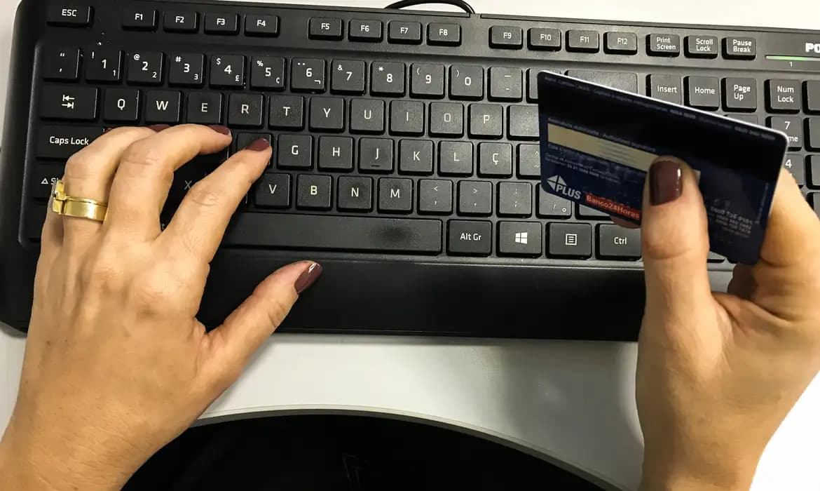 139 milhões de brasileiros compraram on-line nos últimos 12 meses