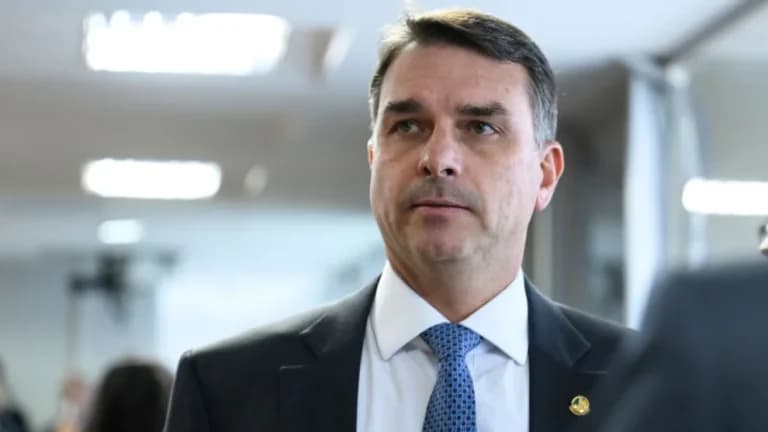 Flávio Bolsonaro declara patrimônio de R$ 8,1 milhões ao registrar candidatura no TSE