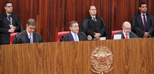 Nunes Marques defende urnas eletrônicas após questionamentos de Flávio