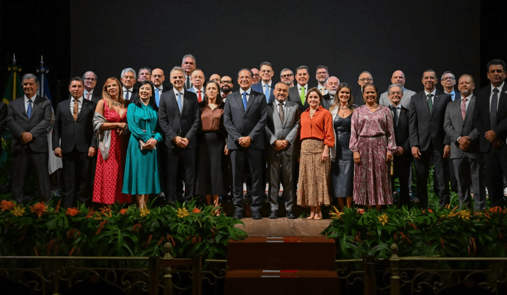 Ministro Mauro Campbell Marques é homenageado no Amazonas