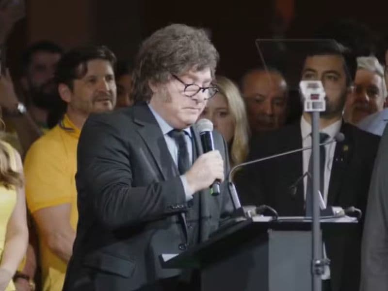 Milei volta a chamar Lula de “ladrão” e “corrupto”