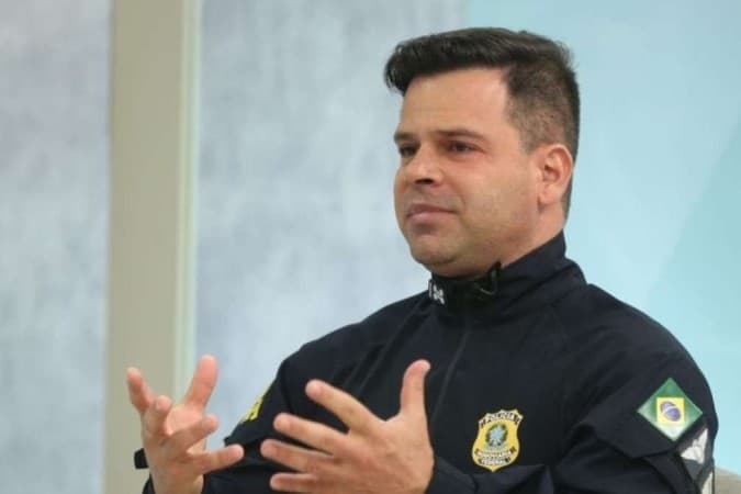 Moraes manda cancelar aposentadoria de ex-chefe da PRF Silvinei Vasques