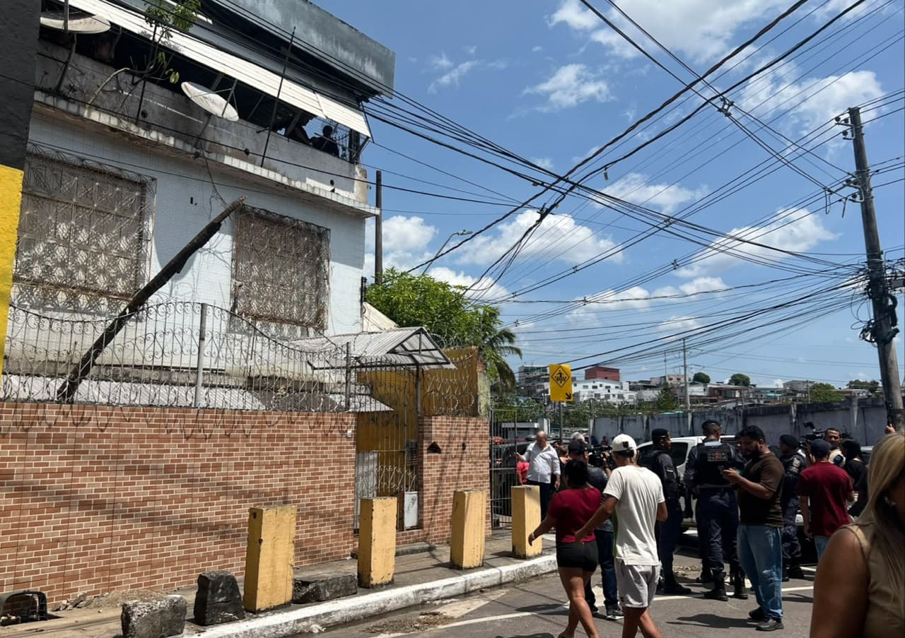 Pai e filha estão entre as vítimas do triplo homicídio em Manaus; mulher baleada é socorrida