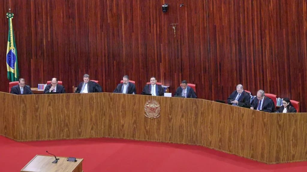 Pedido de vista no TSE paralisa repasse de R$ 2,3 bilhões do Fundo Eleitoral