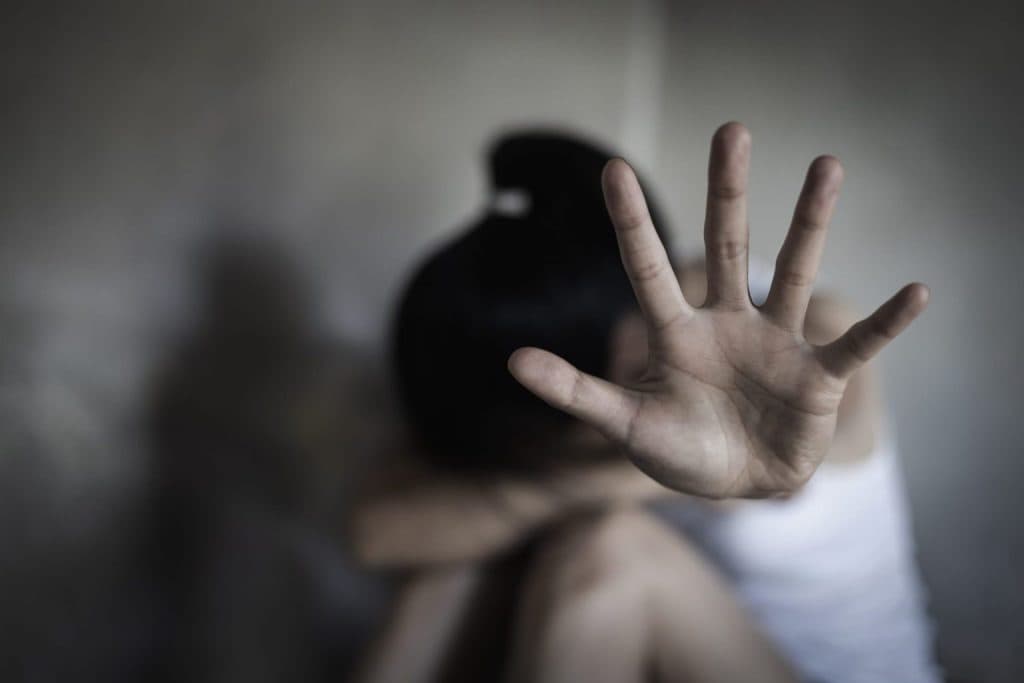 Ligue 180 completa 20 anos: saiba como acionar o canal de apoio às vítimas de violência doméstica