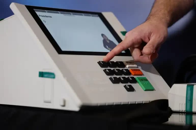 Prazo para pedir voto em trânsito termina nesta quinta (20)