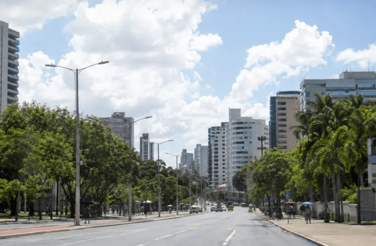 Consumo de energia em Manaus bate recorde e chega a quase 2 mil MW