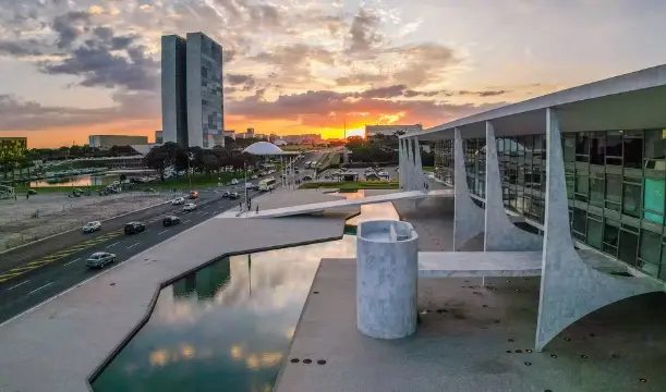 PCC e CV entram em lista dos EUA e geram temor ao governo Lula, que teme que esse movimento abra espaço para intervenções externas na região