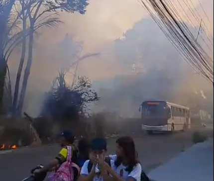 Incêndio assusta moradores e atinge área do Ifam na zona Leste de Manaus