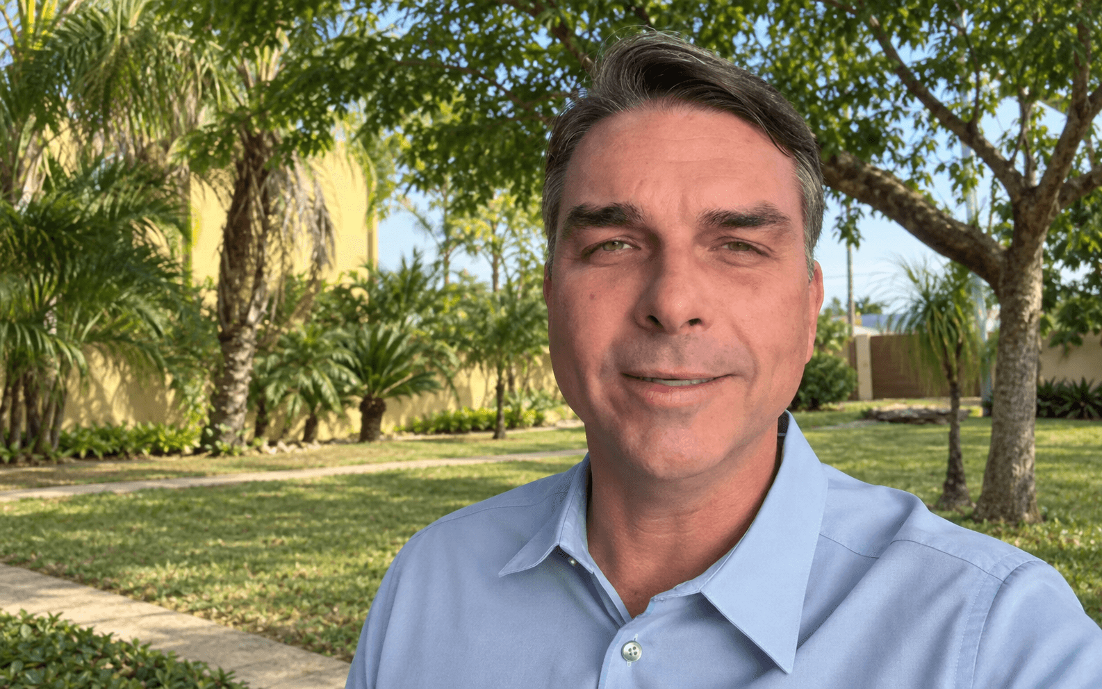 Flávio Bolsonaro confirma ato com Maria do Carmo em Manaus nesta sexta (11)