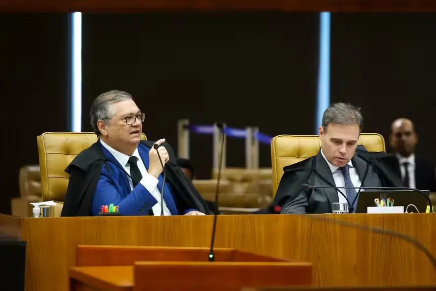 Dino barra PF de investigar Mendonça, mas expõe encontro com Vorcaro em momento delicado