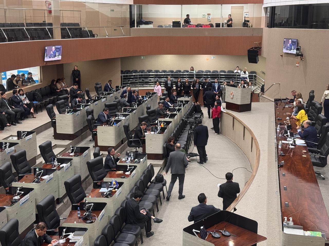 Campanha ganha espaço na agenda de vereadores enquanto CMM fica sem sessões