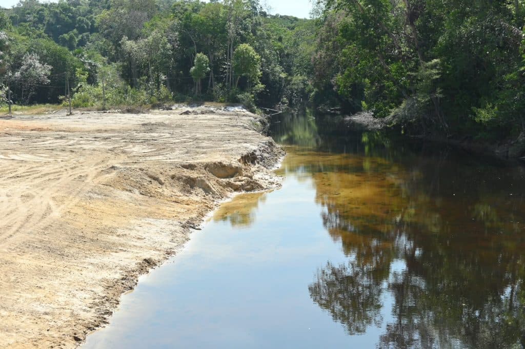 Empresa é multada em R$ 3 mi após deixar cachoeira barrenta em Presidente Figueiredo