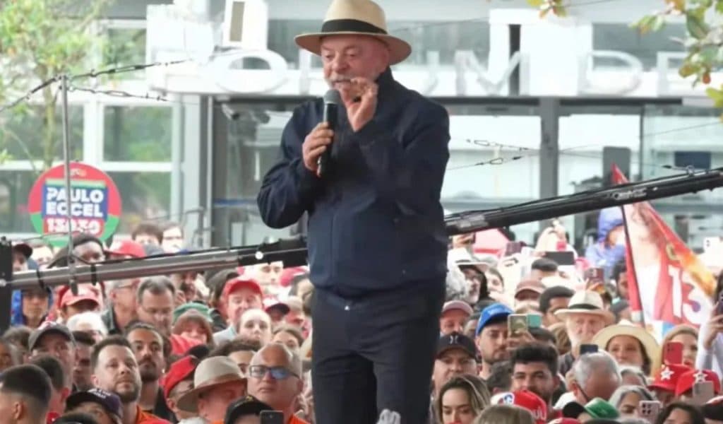 Lula diz que quer vencer eleição para ‘manter Bolsonaro na cadeia’