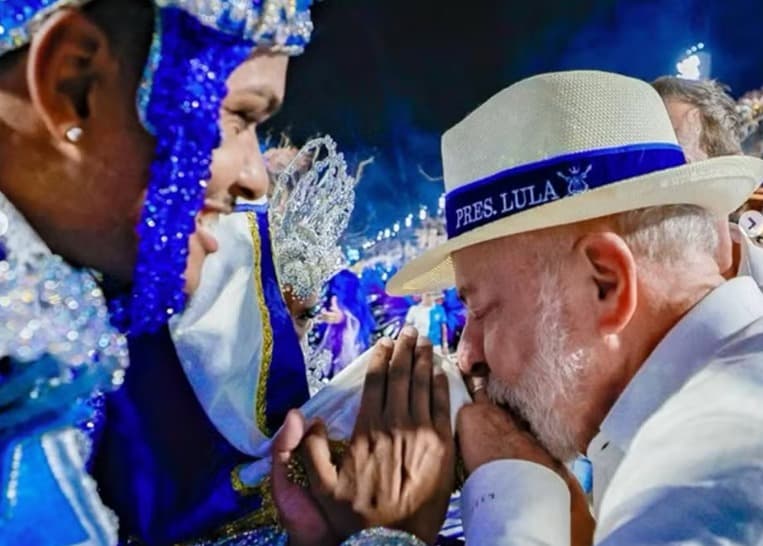TSE aceita ação de Flávio contra Lula e Alckmin por desfile de Carnaval