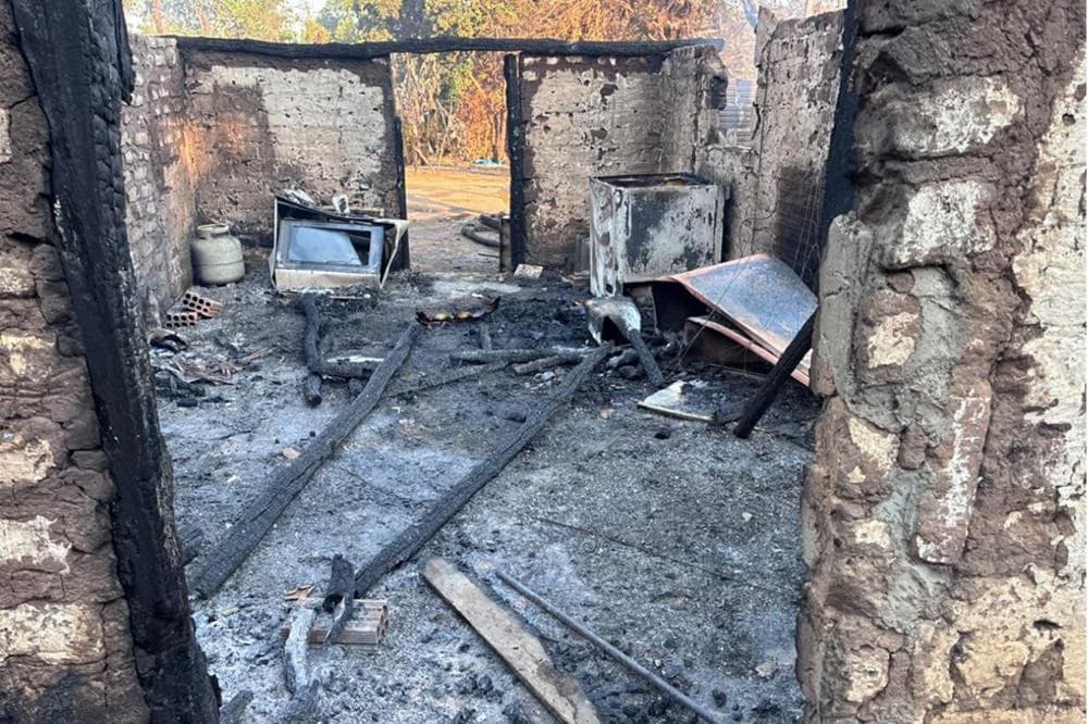 Incêndio destrói casas em aldeia no Tocantins e famílias buscam doações