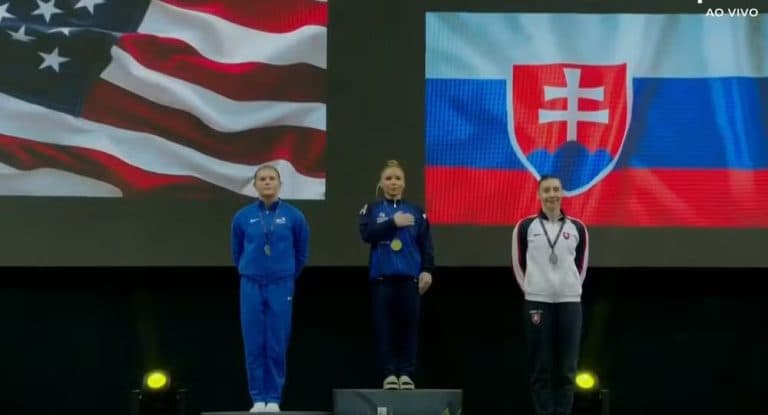 Flávia Saraiva é ouro nas barras assimétricas na Copa do Mundo de Ginástica