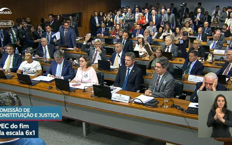 CCJ do Senado aprova fim da escala 6×1; PEC vai ao plenário
