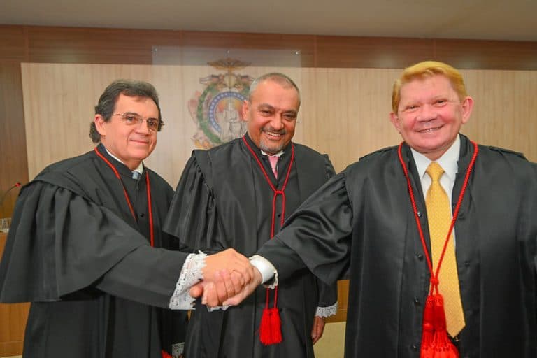 TJAM abre processo para escolher novo presidente da Corte