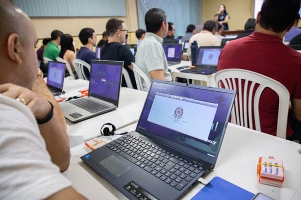 TRE-AM capacita mais de 600 profissionais para transmissão dos resultados