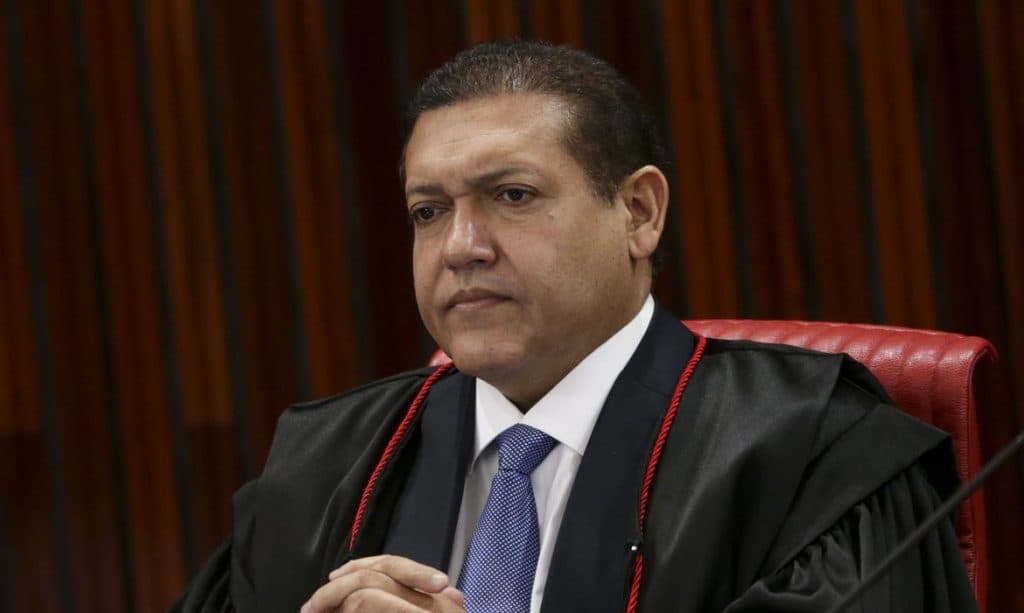 Vídeo sobre Flávio Bolsonaro e Banco Master é alvo de decisão de Nunes Marques