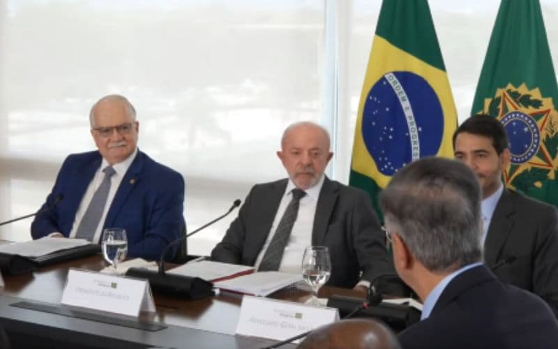 Lula defende nova reforma do Judiciário em meio à crise no STF