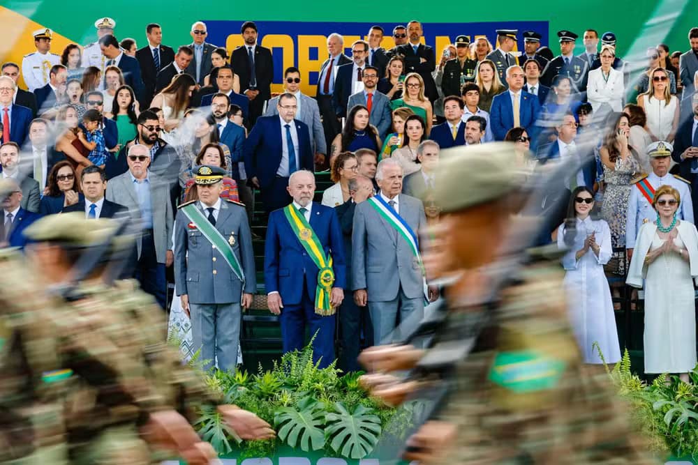 “O Brasil escolheu ser soberano”, diz Lula após o desfile de 7 de Setembro