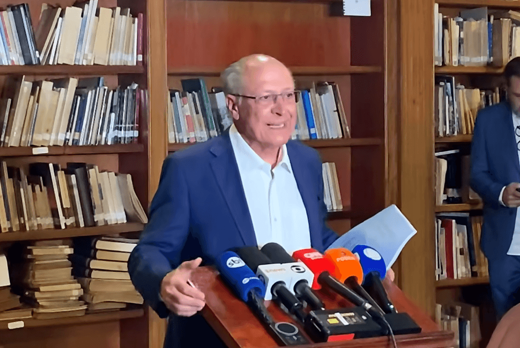 Alckmin diz que candidatos à Presidência não deveriam ter sigilo