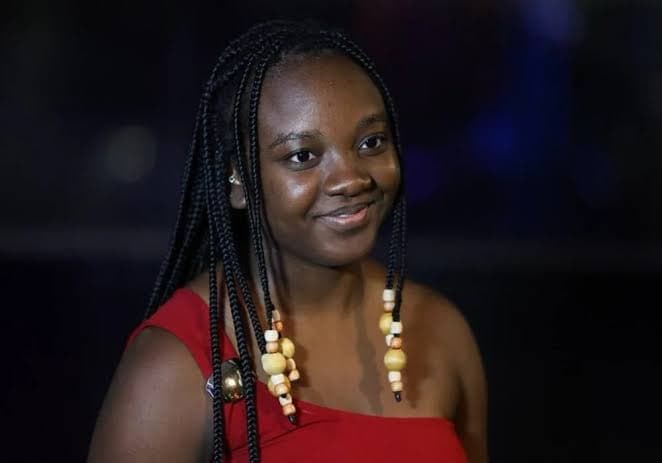Após ameaças de morte, Ana Elisa desativa perfil no X