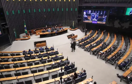Câmara dos Deputados abre concurso público com salários de R$ 32 mil