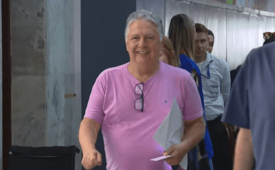 Garotinho desiste de recurso no TSE e pode mudar resultado no Rio