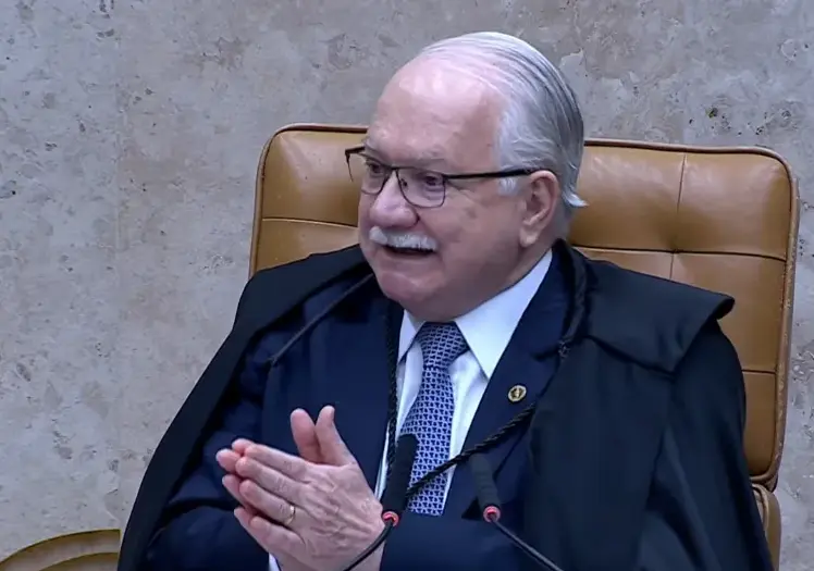 Fachin diz que democracia deve estar acima de disputas pelo poder