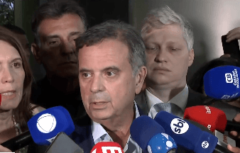 Ex-coordenador de campanha, Rogério Marinho diz que Flávio Bolsonaro queria “dar um tempo”