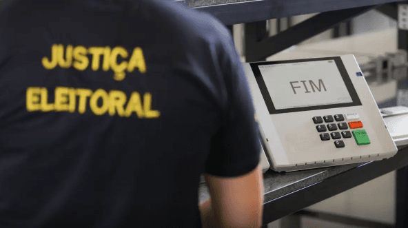 Foi demitido por causa do voto? Trabalhador pode ter direito à reintegração e indenização