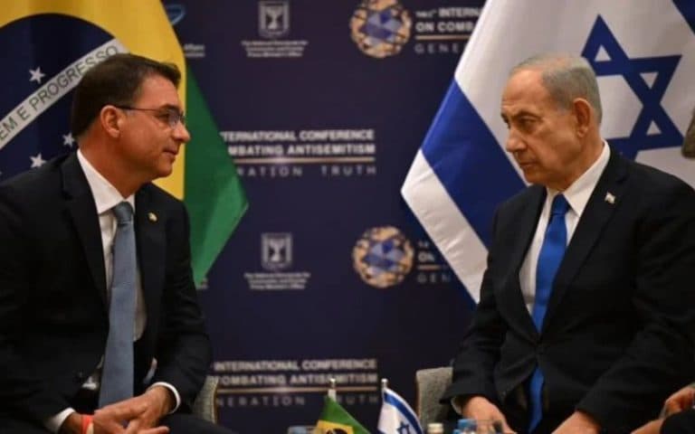 Netanyahu parabeniza Flávio Bolsonaro e deseja “boa sorte” no 2º turno