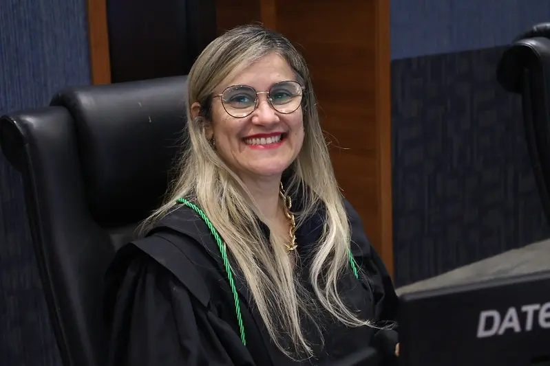 TRT-11 aprova promoção de Yone Gurgel a desembargadora