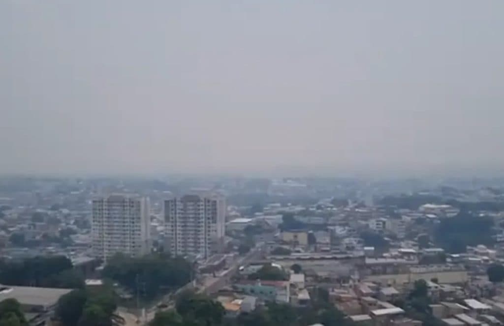 Aulas municipais continuam suspensas enquanto Manaus enfrenta fumaça