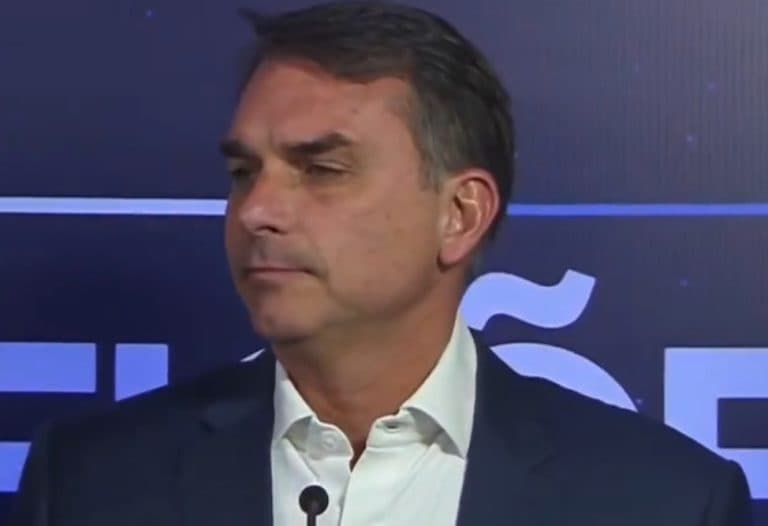 Flávio promete confrontar Lula e rebater fake news durante debate na Band